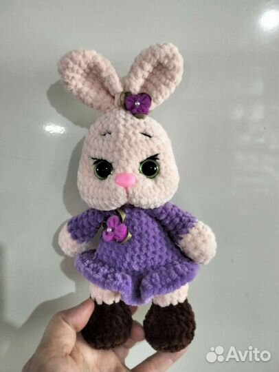 Зайчик вязаный плюшевый
