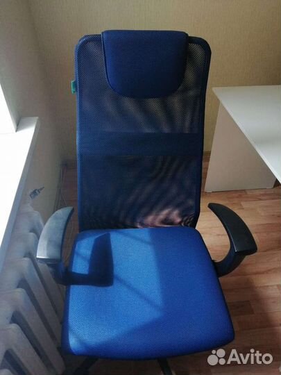 Офисное кресло