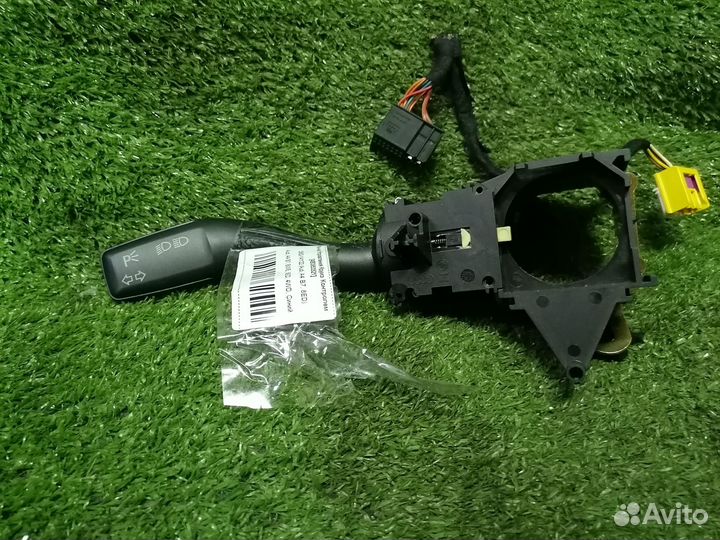 Переключатель подрулевой (света-поворотников) 4E09