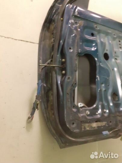 Дверь передняя правая Toyota Runner KZN185 1kdftv