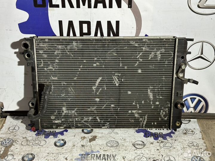 Радиатор охлаждения двс Volkswagen Golf 4