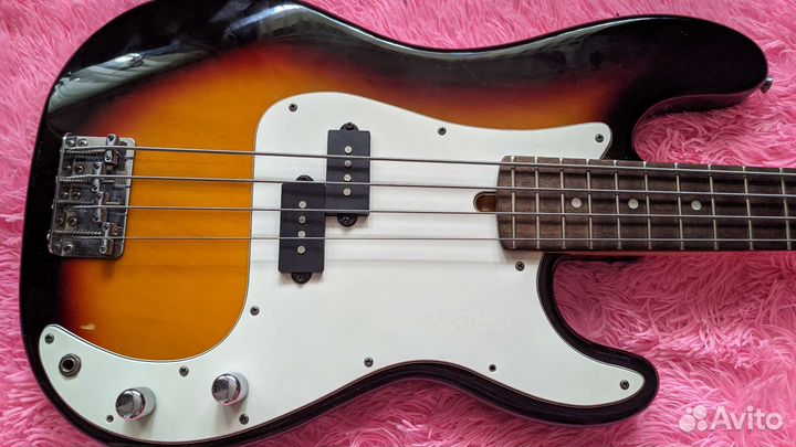 Бас гитара Bacchus BPB-1R