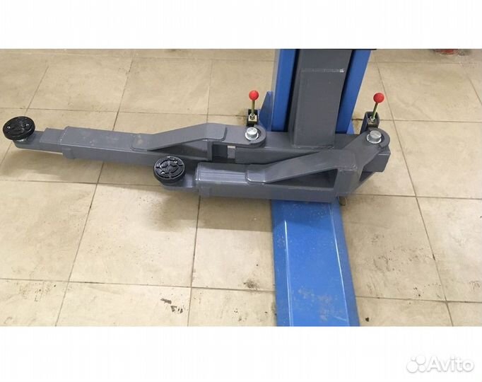 Подъемник 2-х стоечный г/п 4 тонны