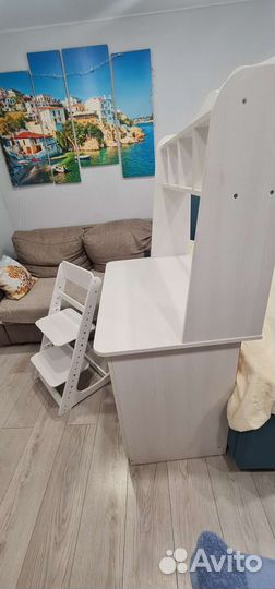 Детский письменный стол и стул