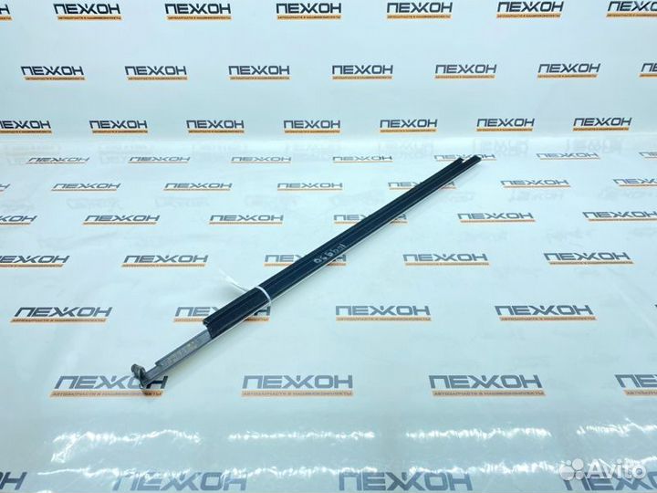 Бархотка двери передняя правая Bmw 7-Series G12