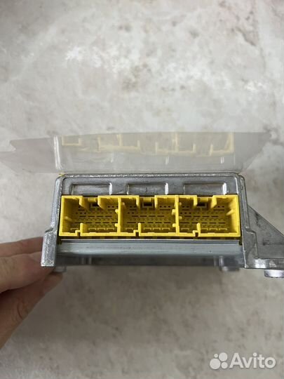 Блок Mazda 3 SRS B60S-57K30