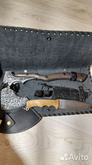 Набор нож и топор в кожаной скрутке