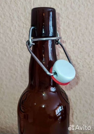 Бутылки с бугельной пробкой