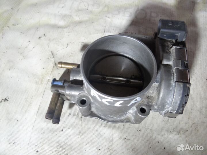 Заслонка дроссельная Volkswagen Passat 2000-2005