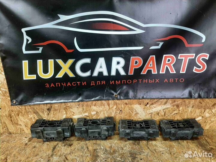 Опора под домкрат (поддомкратная подушка) Mercedes C292 (2015—2019) A1666900334