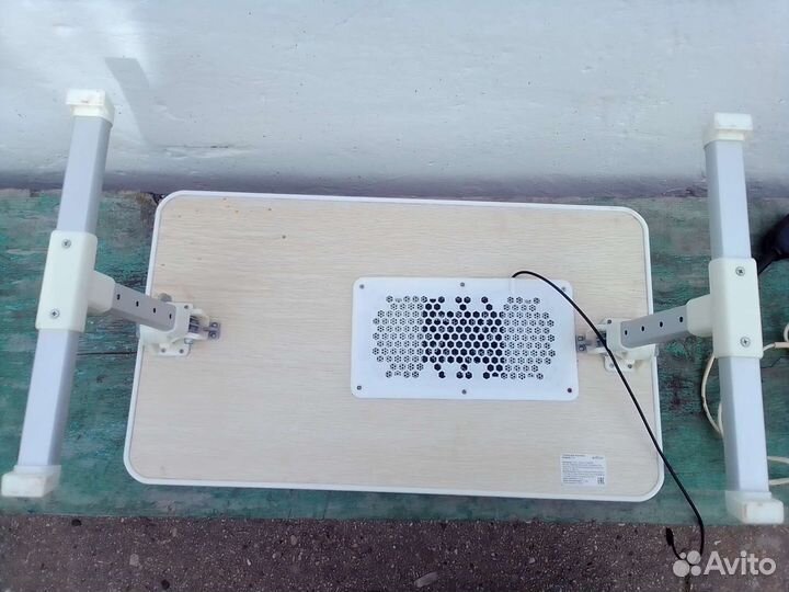 Столик для ноутбука