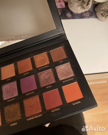 Huda beauty desert dusk палетка теней