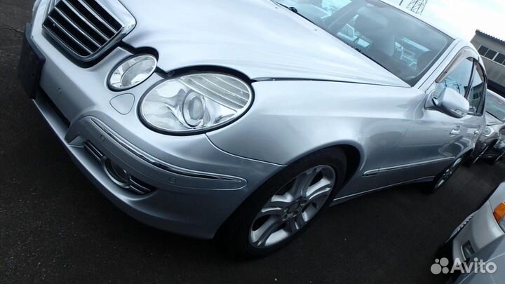 В разборе из Японии Mercedes Benz W211