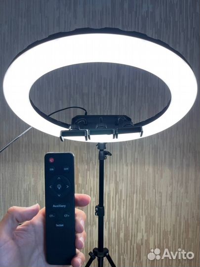 Яркая кольцевая лампа 45 см со штативом