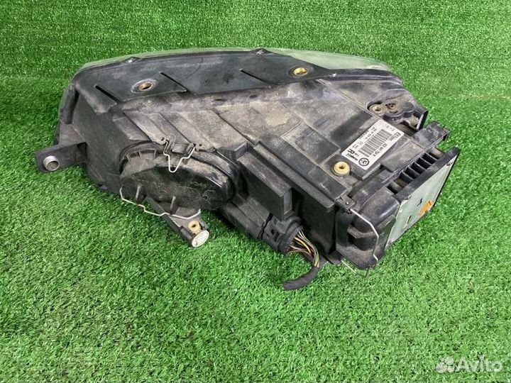 Фара ксеноновая передняя правая Volkswagen Passat