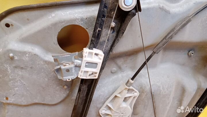 Стеклоподъемник передний левый GL-Class X164