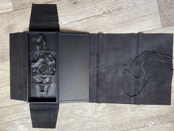 Часы Uma Wang & Swatch