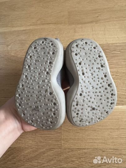 Носки с резиновой подошвой 18