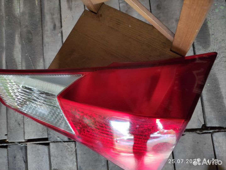 Задний фонарь на RAV4