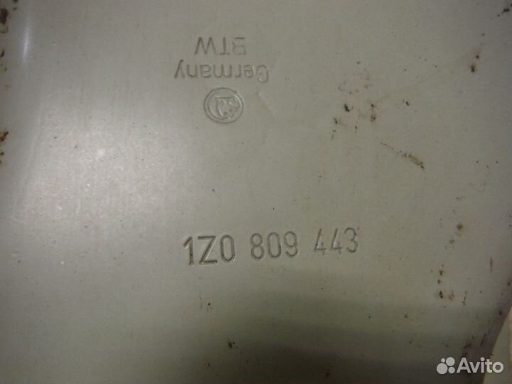 Стойка средняя левая внутренняя skoda Octavia 2011