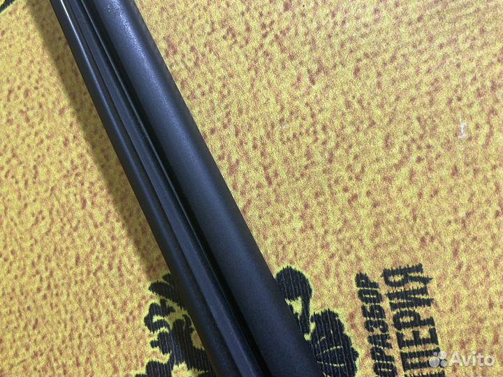 Уплотнительная резинка бокового стекла Quoris