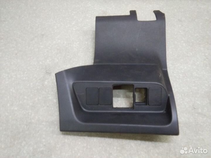 Накладка (кузов внутри) Toyota Auris (E15) 2006-20