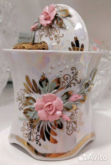 Сахарница, солонка, шкатулка. Фарфор