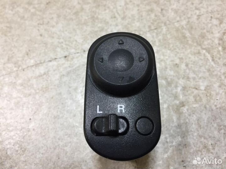 Блок управления зеркалами Chevrolet Lacetti J200