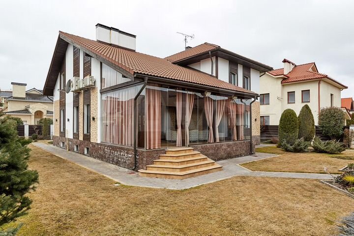 Дом 432,4 м² на участке 10 сот.