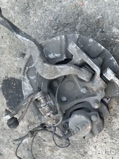 Поворотный кулак левый / правый BMW 5 E60 E61