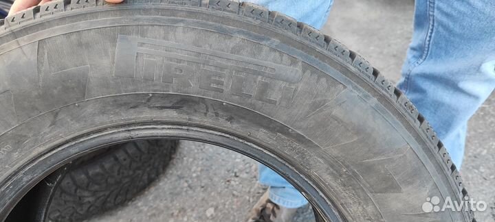 Pirelli Ice Zero 70 R16