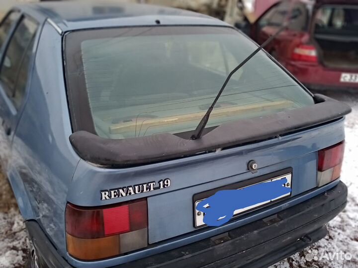 Дверь задняя крышка багажника Рено 19