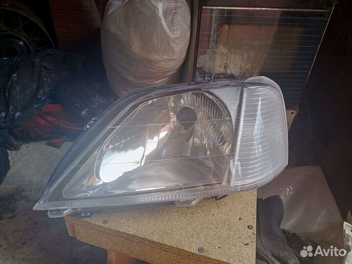 Фары на renault logan 1