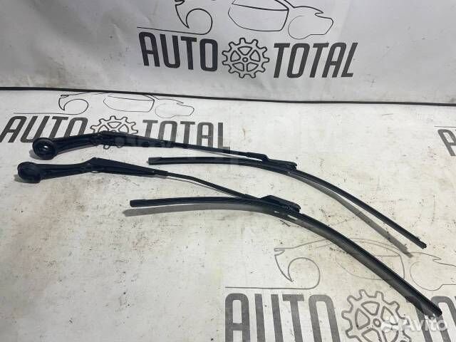 Поводок стеклоочистителей правый Ford Focus 3 iqdb