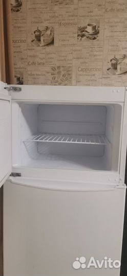 Холодильник бу Vestel