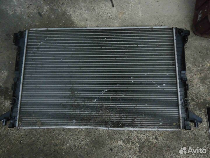 Радиатор основной Audi A4 2016