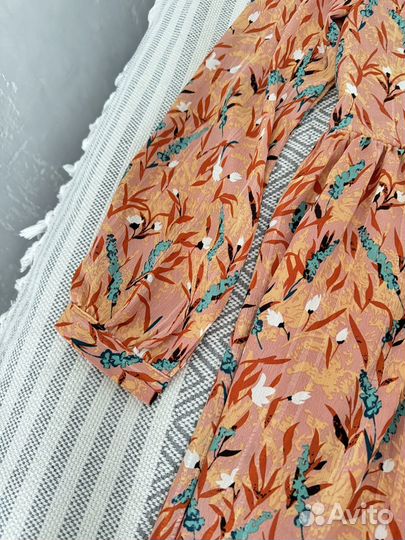 Стильное весеннее платье