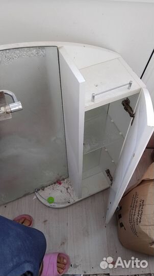 Шкаф с зеркалом в ванную бу