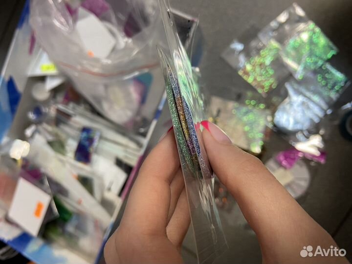 Огромная коробка дизайнов для маникюра