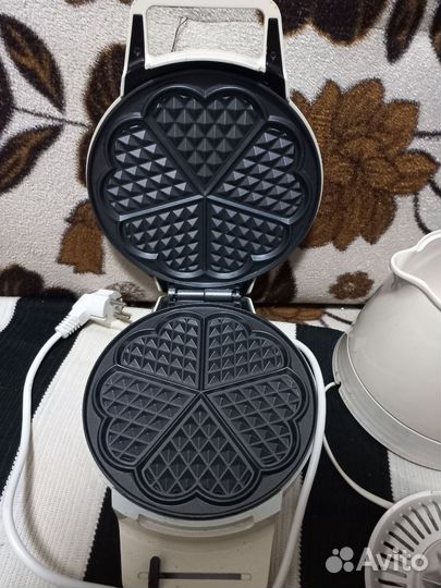 Соковыжималка elekta и вафельница kitfort