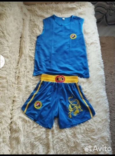 Спортивный костюм