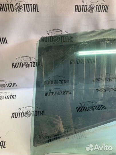 Стекло двери заднее левое Peugeot 308 EP6 2008
