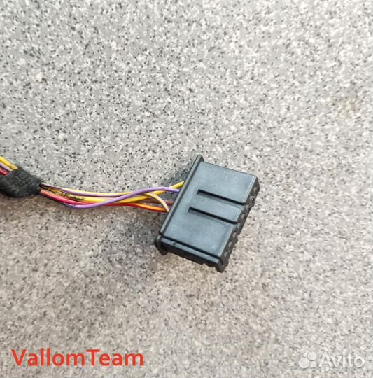 Лот P65 Разъём Audi