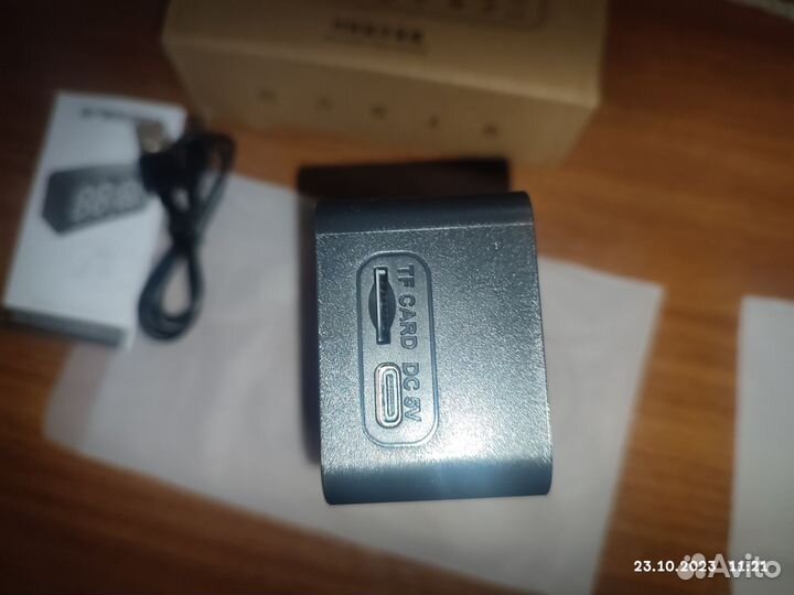 Bluetooth колонка с часами