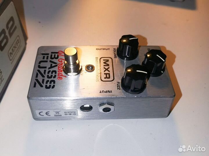 MXR M-182 от Dunlop El Grande bass fuzz