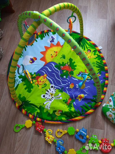 Равзивающий коврик, оастяжки на коляску, кроватку