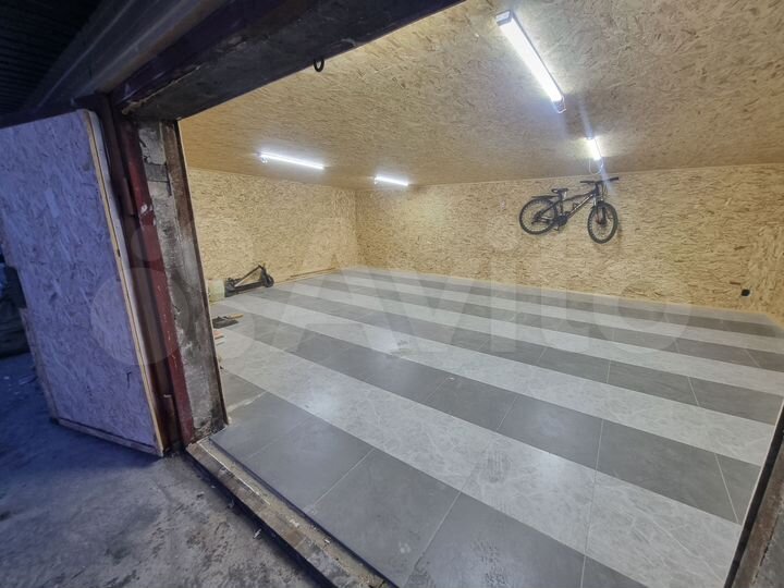 Гараж, > 30 м²