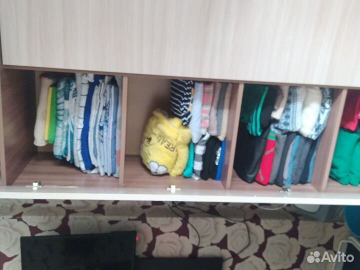 Шкаф плательныи в хорошем состоянии новыи