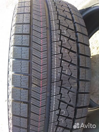Bridgestone Blizzak VRX 235/55 R17 112