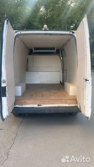 Водитель с личным грузовым авто